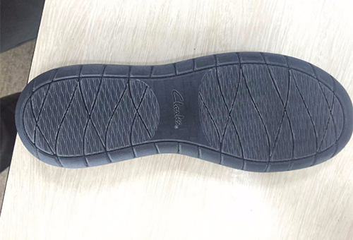 凉鞋的鞋底，3D打印的黑色的鞋子