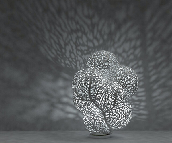 充满艺术气息的灯具，打印的特制的不同灯具
