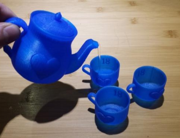 蓝色爱心图案小壶，3D打印