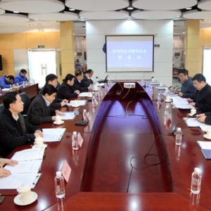 省委常委、常务副省长梁桂到陕建机股份看望慰问退休职工