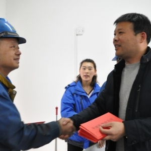 陕建机股份开展困难职工慰问活动